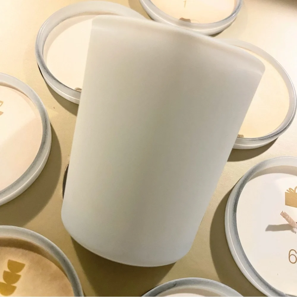 Crate & Barrel Holiday Christmas Candle PIPERS PIPING 2.68oz